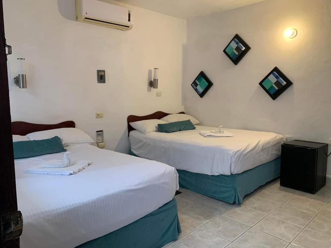 Hotel Hermanos Aguilar โกซูเมล ภายนอก รูปภาพ